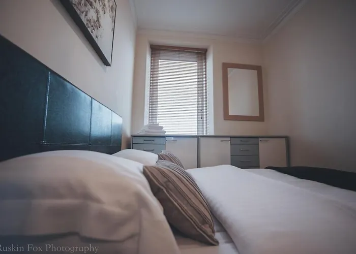 Prime 2 Bedroom City Centre Apt